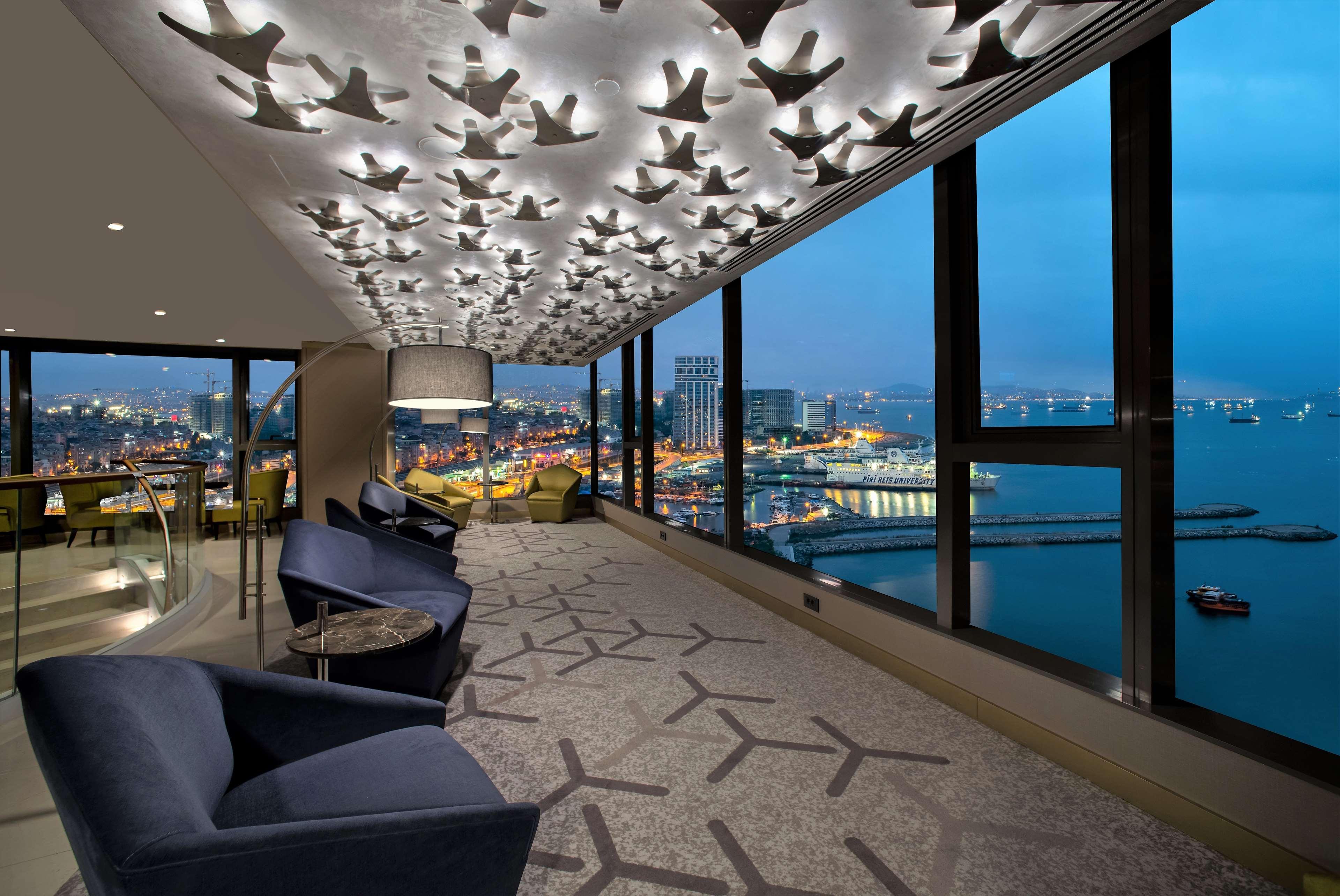 Hotel Hilton Istanbul Bakirkoy Exterior foto The Club Lounge at the Ritz-Carlton, Hong Kong