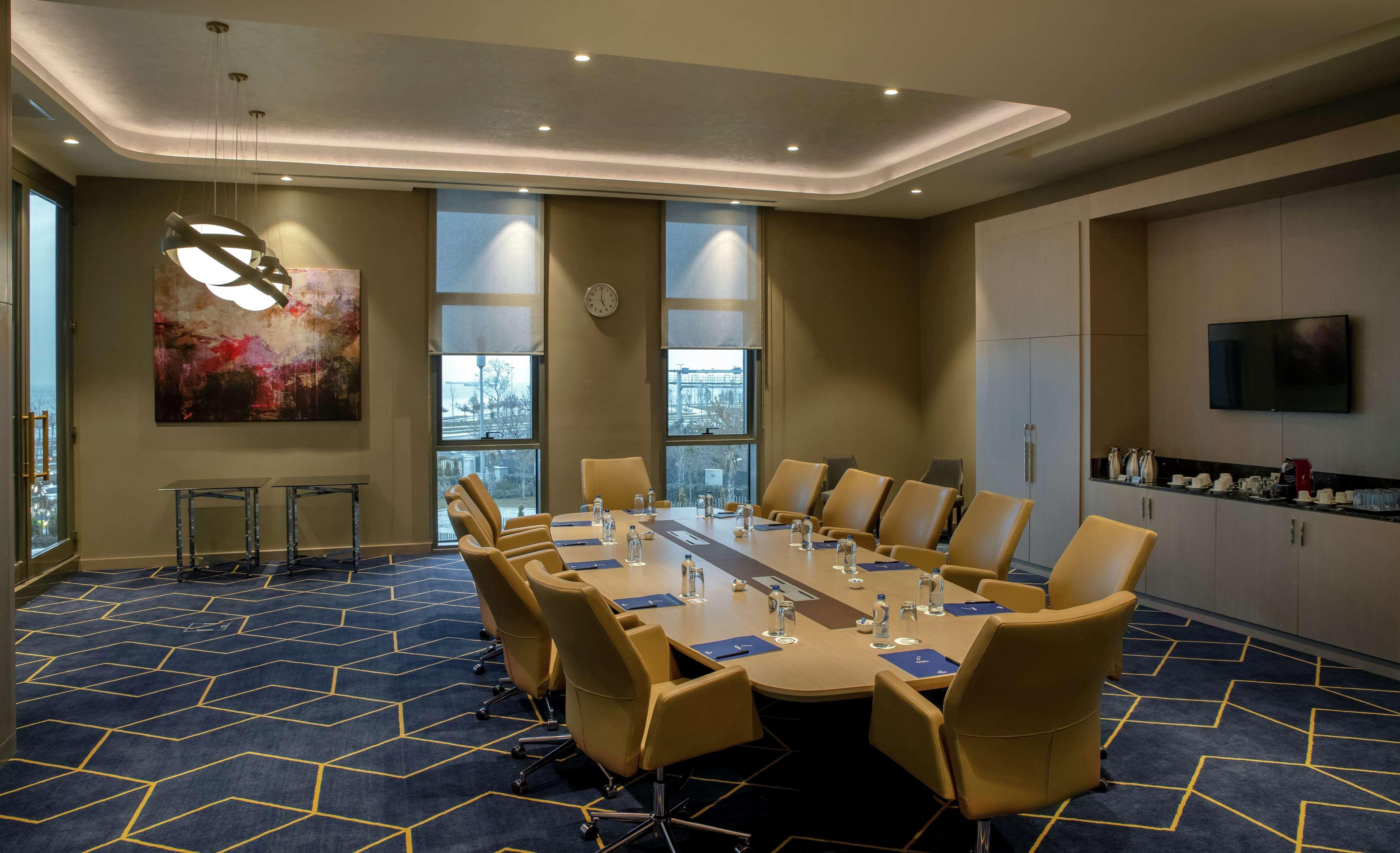 Hotel Hilton Istanbul Bakirkoy Exterior foto Boardroom