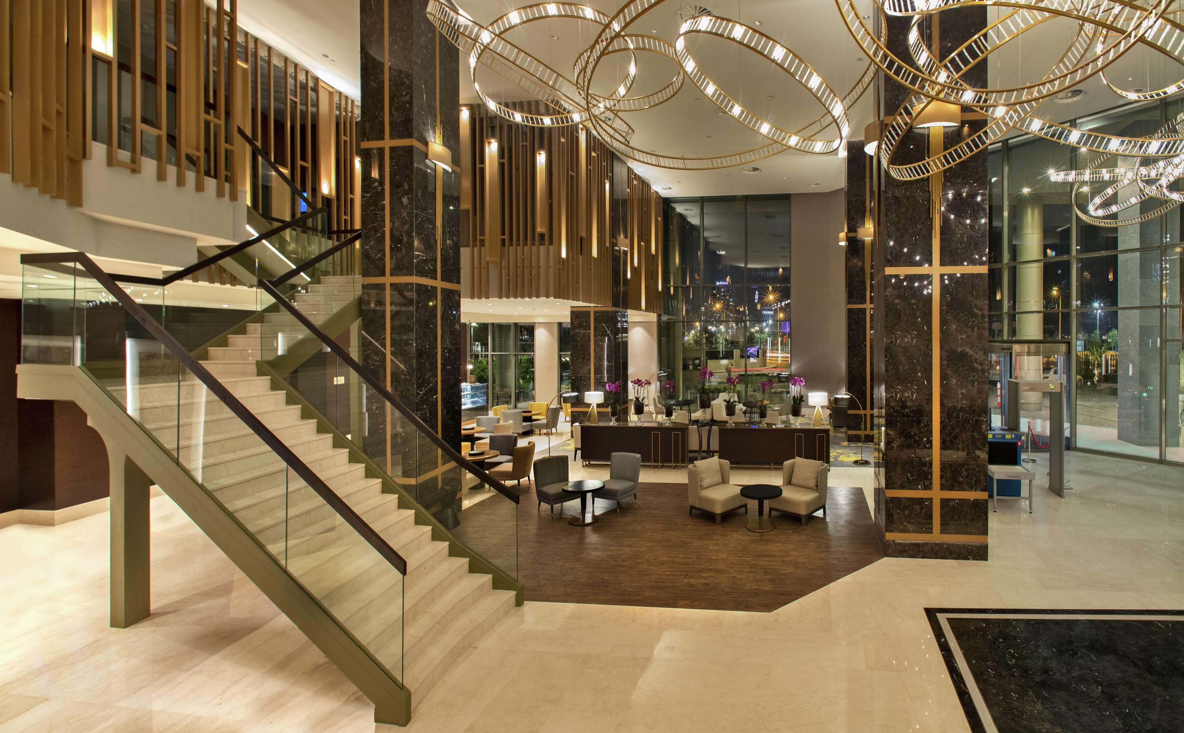Hotel Hilton Istanbul Bakirkoy Exterior foto The lobby of the hotel