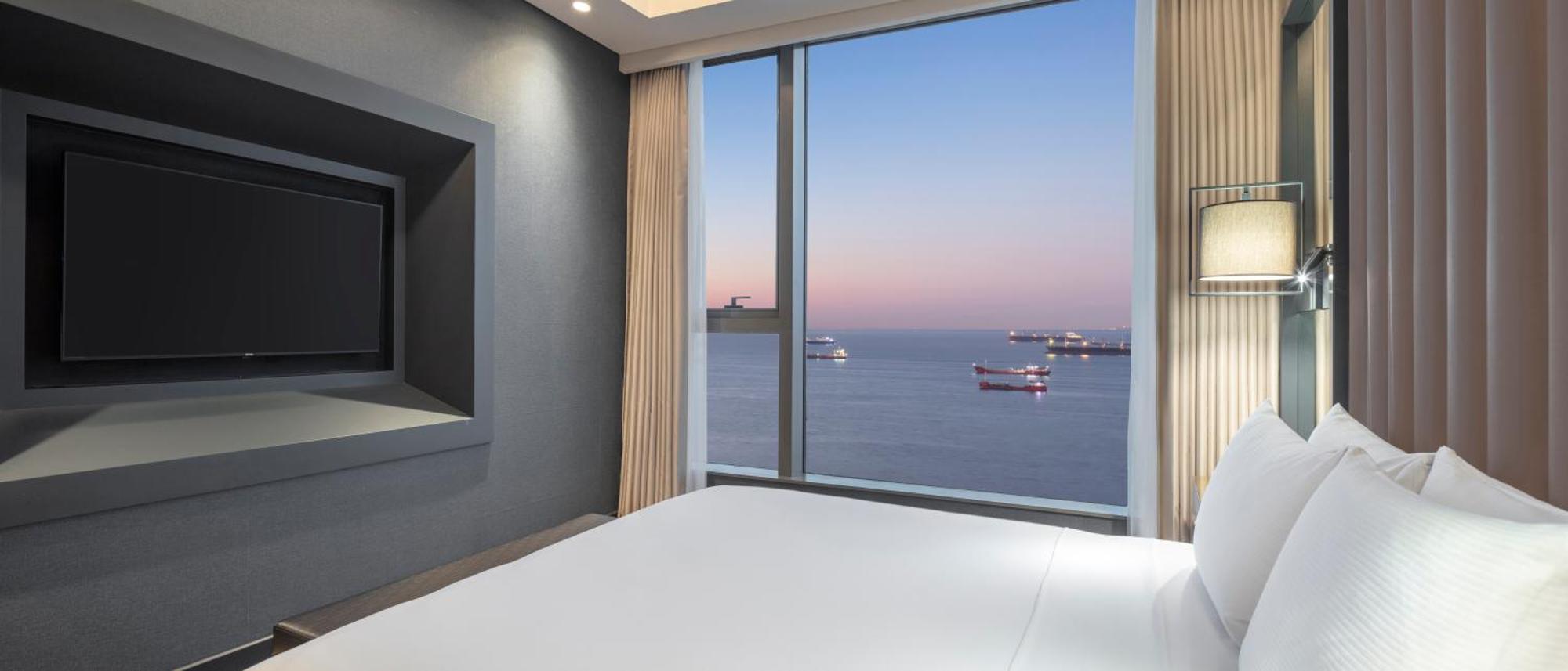 Hotel Hilton Istanbul Bakirkoy Exterior foto A bedroom at the hotel