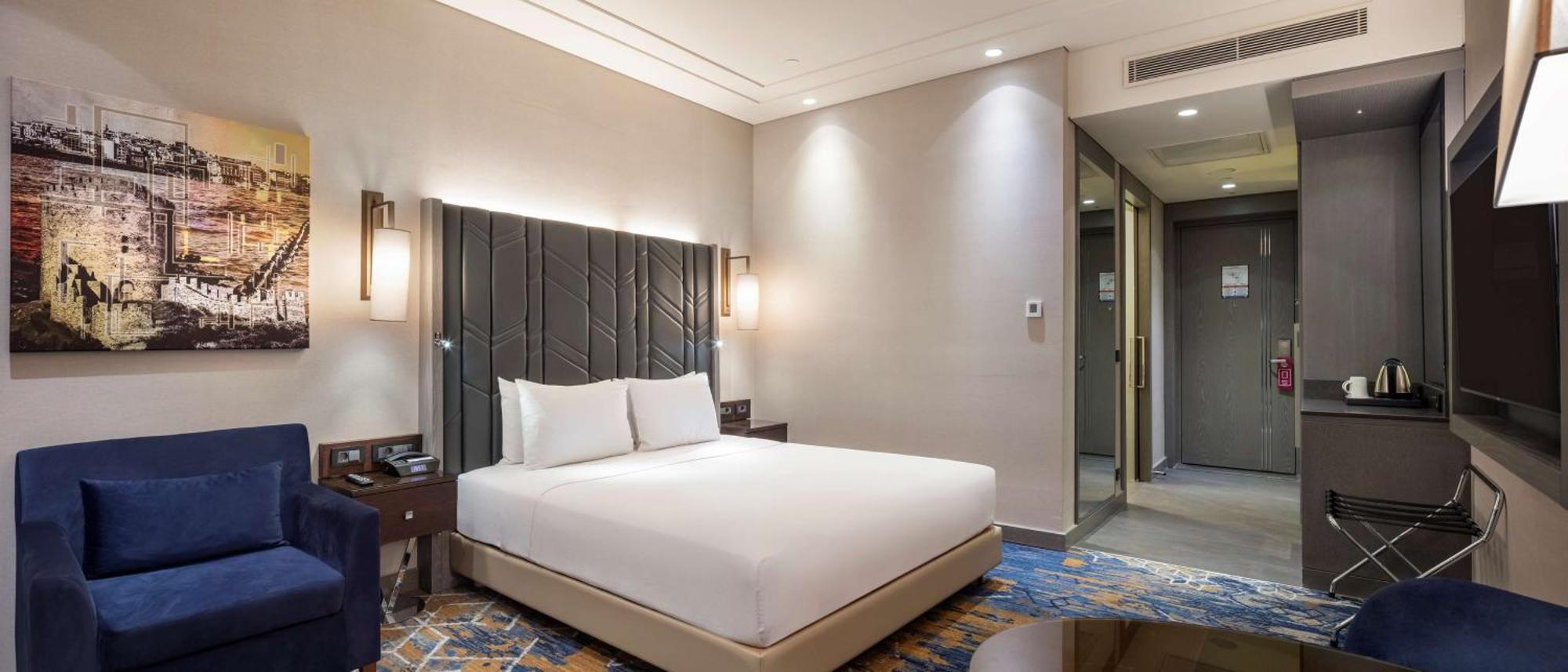 Hotel Hilton Istanbul Bakirkoy Exterior foto A room at the hotel