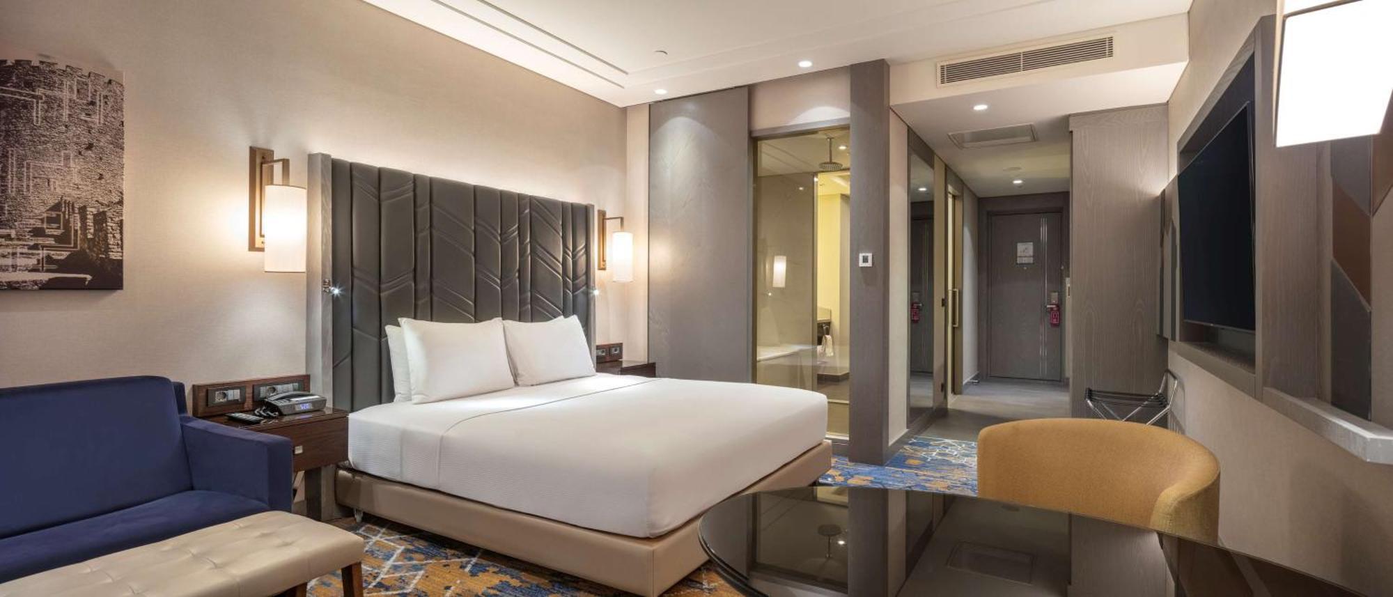 Hotel Hilton Istanbul Bakirkoy Exterior foto A room at the hotel