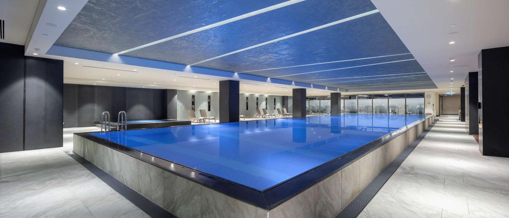 Hotel Hilton Istanbul Bakirkoy Exterior foto The pool at the InterContinental London The O2